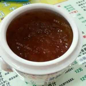 营养的红糖银耳炖鸡蛋