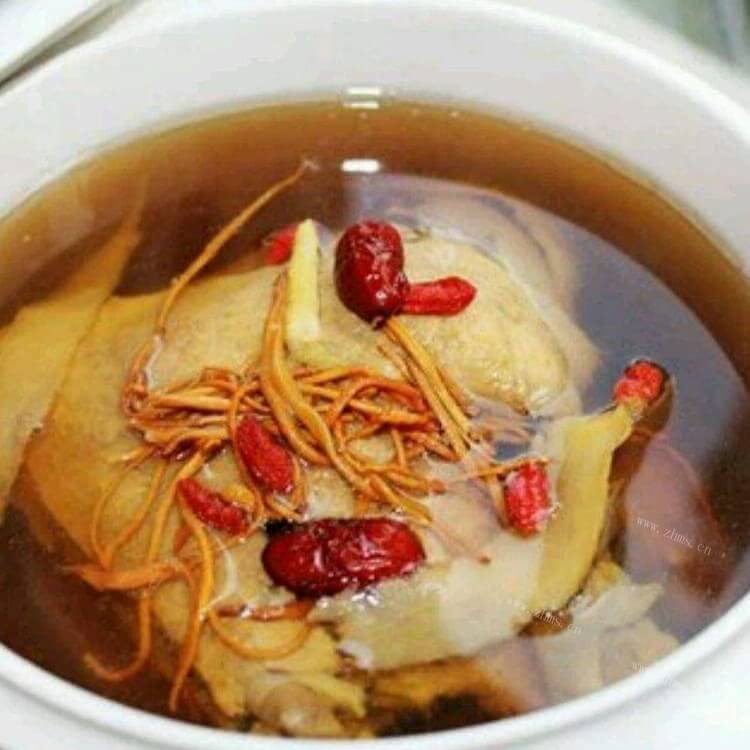 美味红枣枸杞虫草花煲猪骨
