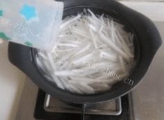 滋阴润燥的培根萝卜丝饼做法图解1)