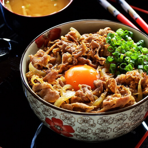 好吃的肥牛饭