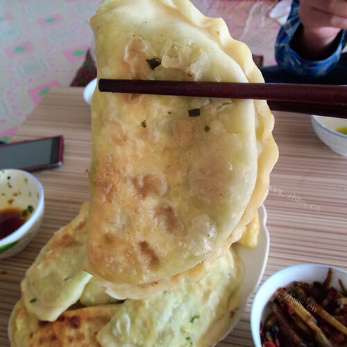美味的平菇猪肉盒子