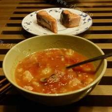 浓浓番茄豆腐三文鱼疙瘩汤