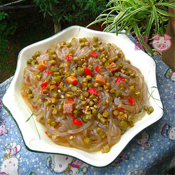 美味酸豆角拌红薯粉