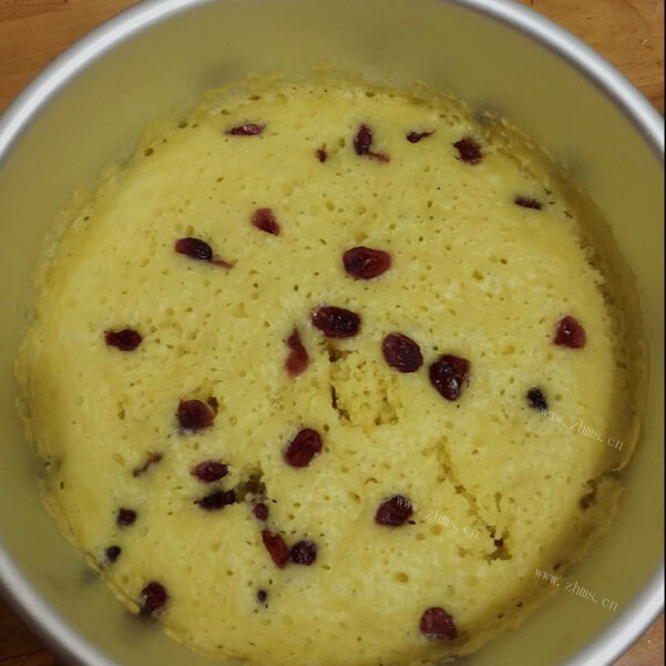 松软的玉米黄豆蒸糕