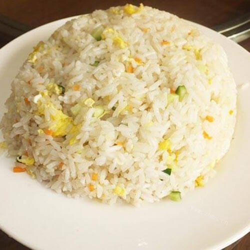 美味的豆腐皮蛋炒饭