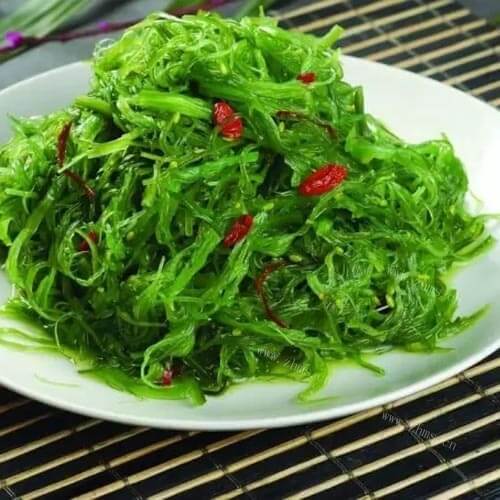 家常蒜末拌荠菜
