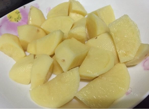 家常番茄土豆炖牛腩做法图解9)