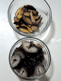 好吃的菌菇海参汤做法图解2)