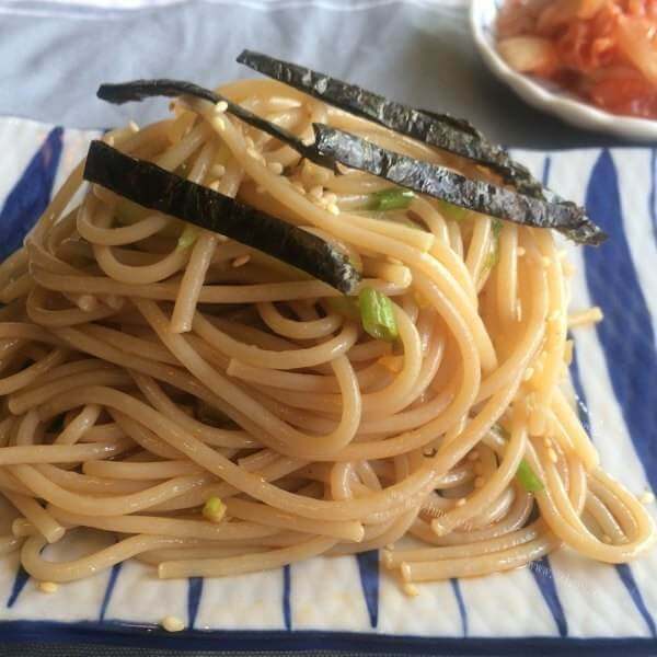 美味的凉拌莜面条