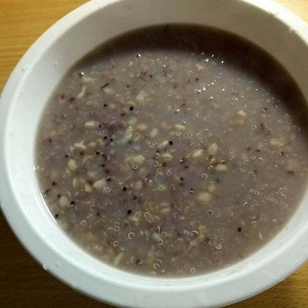浓香的黄豆薏米糊