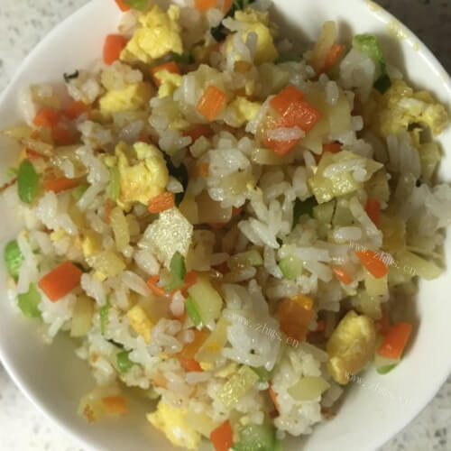 营养的鸡油五彩炒饭