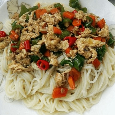 美味青椒鸡蛋葛根面