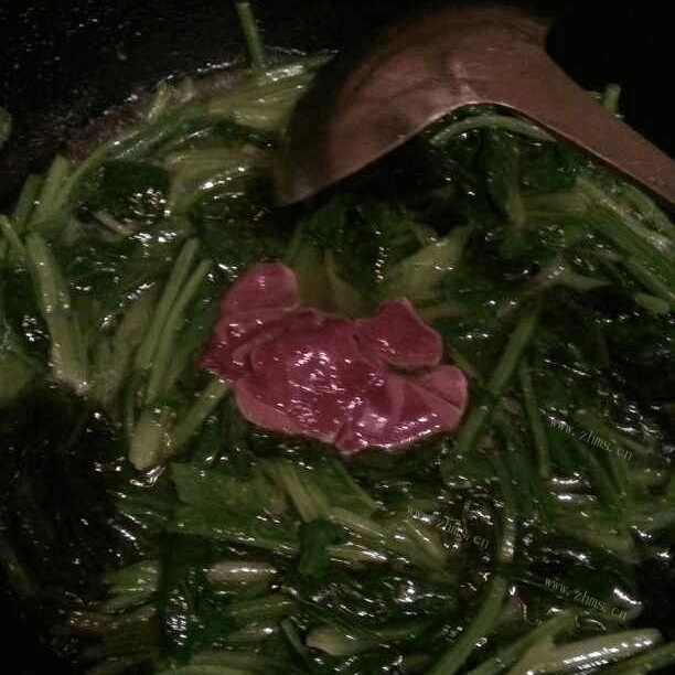好喝的菠菜猪肝汤做法图解6)