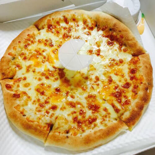 美味的芝士片小披萨