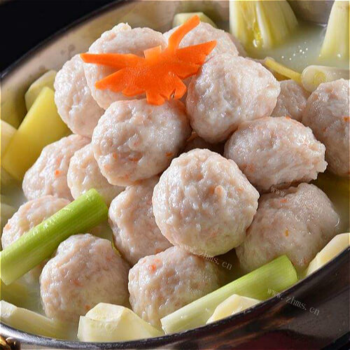 鲜嫩的手工鱼丸