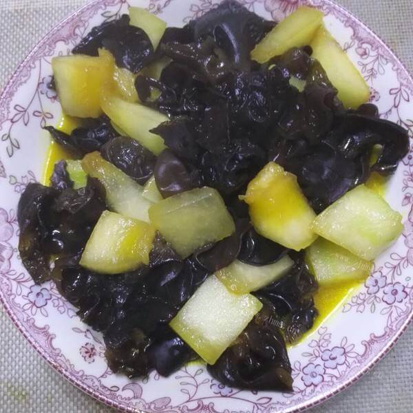 好吃的猪肉粉皮炖冬瓜木耳