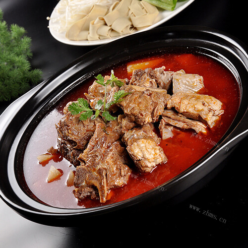 美味的铁锅炖羊肉