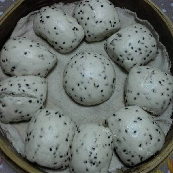 美味芝麻红糖馅玉米馒头