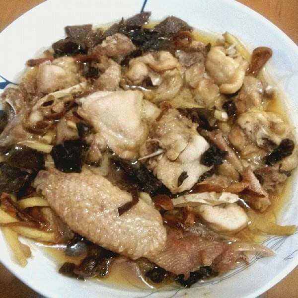 美味的虫草花蒸鸡