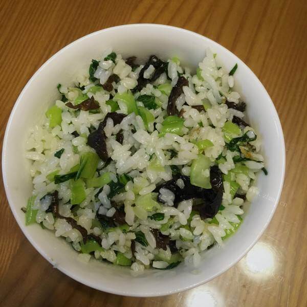 美味的蔬菜肉末炒饭