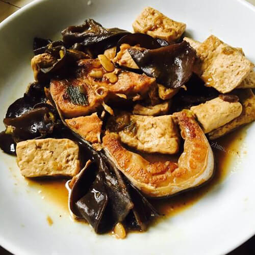 好吃的豆腐木耳炖鱼块