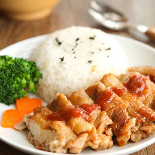 美味的鸡腿烩饭