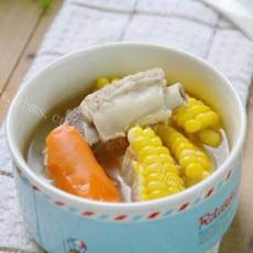 美味的冬瓜排骨玉米汤