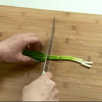 美味的豆瓣鲫鱼做法图解1)