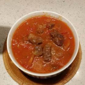 美味的鲜香番茄牛肉汤