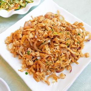 美味的炒韭黄菇 