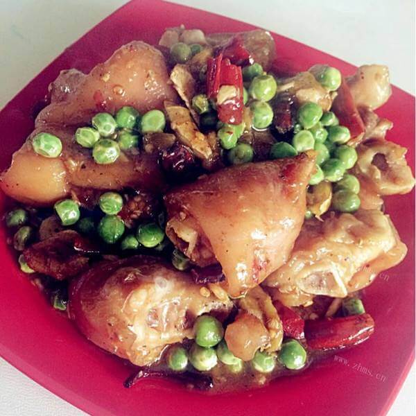美味可口的酸菜猪蹄