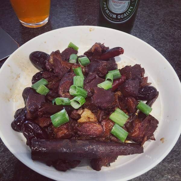 美味的红焖羊腿