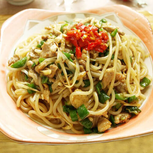 孜然葱爆羊肉炒粉