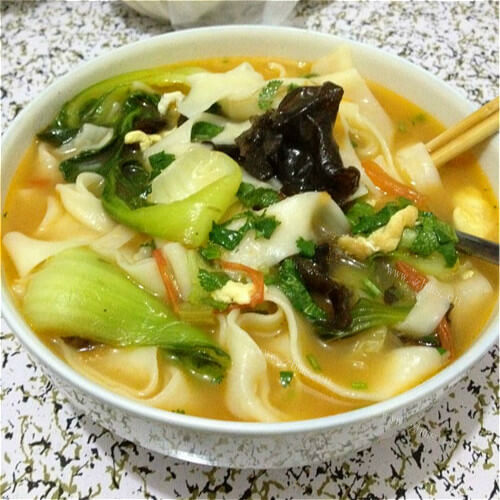 好吃的金针菇木耳鸡蛋面
