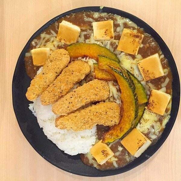 美味的咖喱青菜豆腐