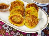 简单易学的到家美食一南瓜鸡蛋饼做法图解7)