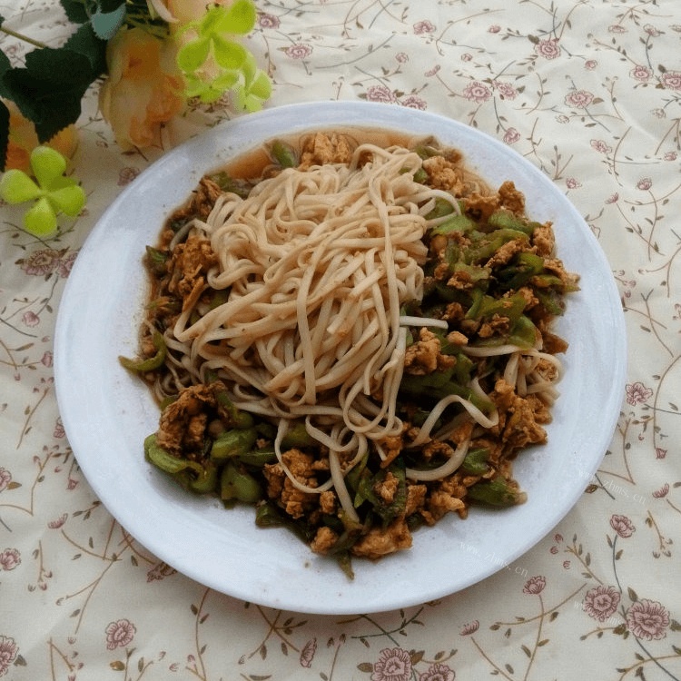 自制青椒鸡蛋葛根面