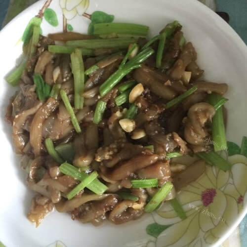 家常茄子炒芹菜