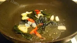 美味的辣炒魔芋做法图解6)