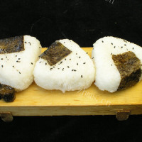 韩式的芝士海苔锅巴饭团