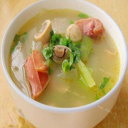 家常美食冬瓜炖蘑菇