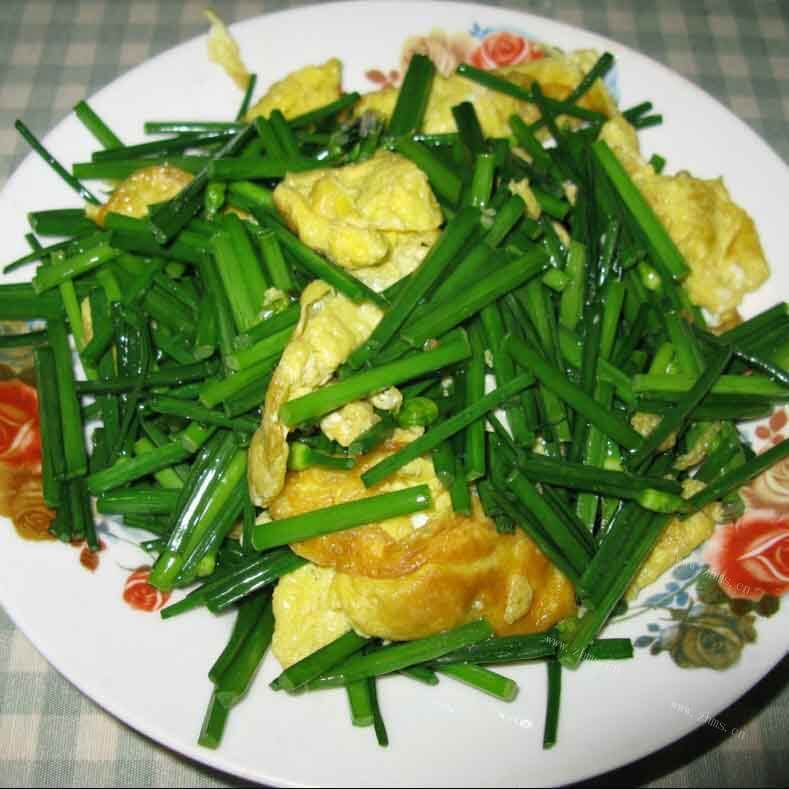 喷香韭菜鸡蛋炒馒头
