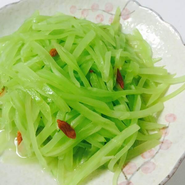 可口的酸辣莴笋丝