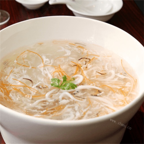 鲜美的三丝银鱼羹