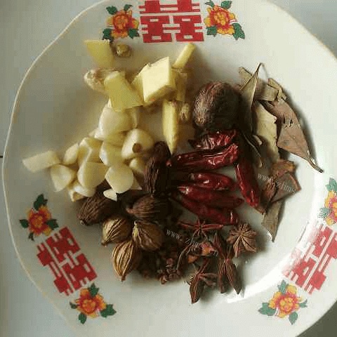 家常菜干豆角烧肉做法图解3)