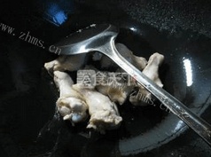 好吃的咖喱鸡翅根煮粉丝做法图解2)