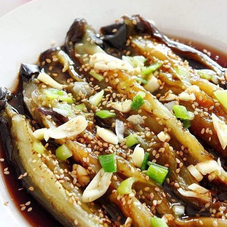 回味无穷的酱汁蘸傣族茄子