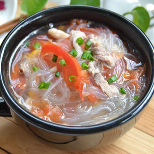 美味的粉丝肉片汤