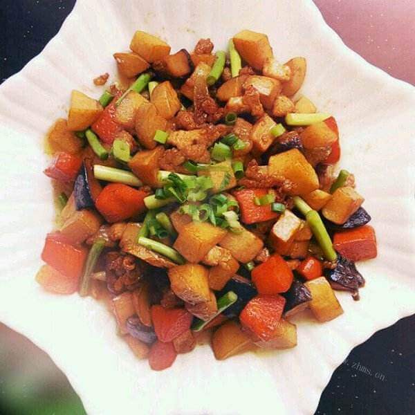 下饭佳品辣爆肉丁杏鲍菇