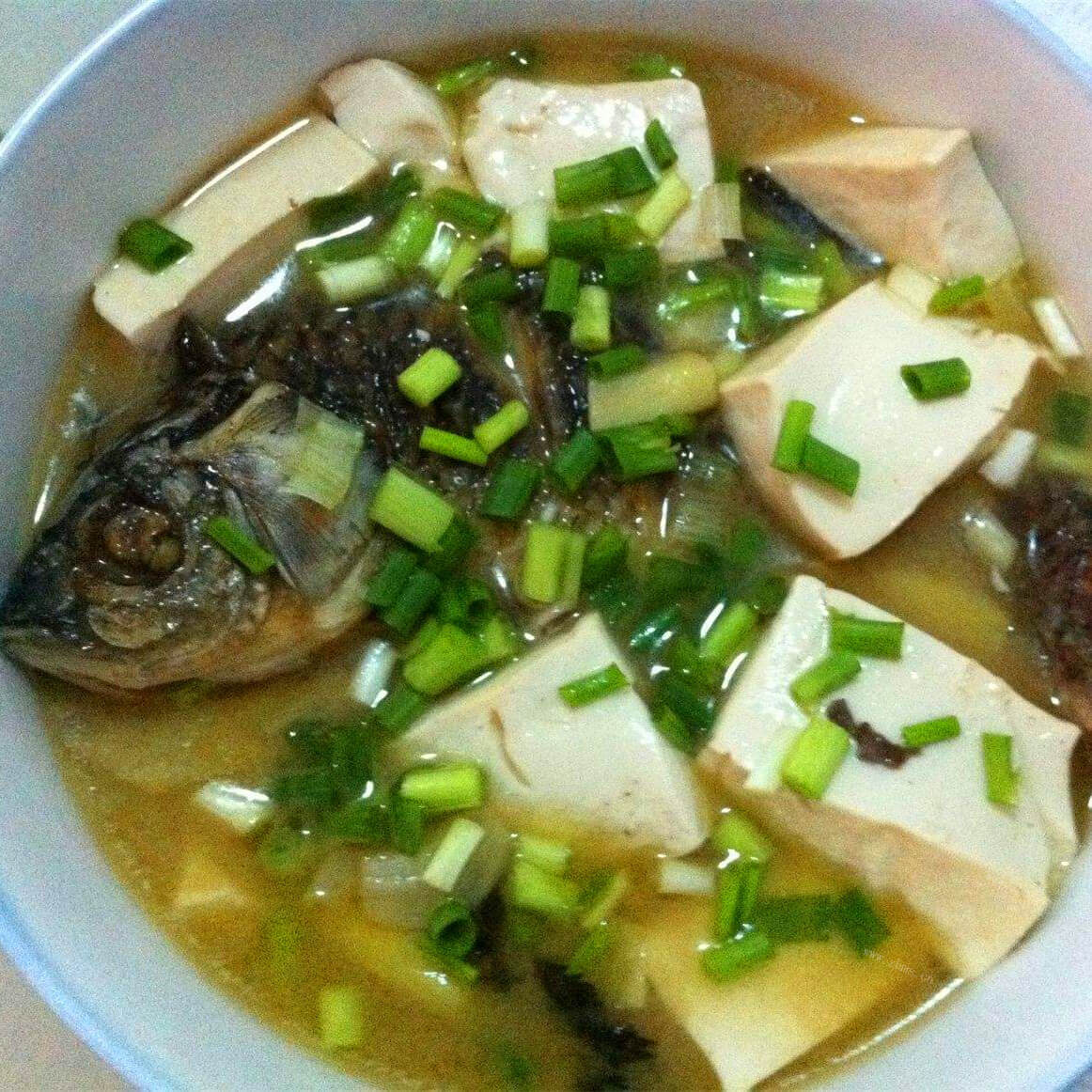 美味的 家常鲫鱼炖豆腐